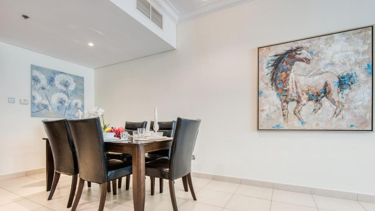 Stunning 1 Bedroom Apartment In Down Town Dubai Exterior foto